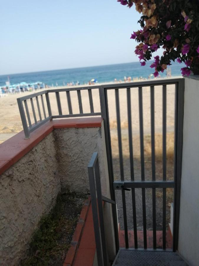 Recanati Taormina Beach Apartment Giardini Naxos Bagian luar foto